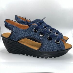 bernie mev. Navy Woven Wedge Sandals